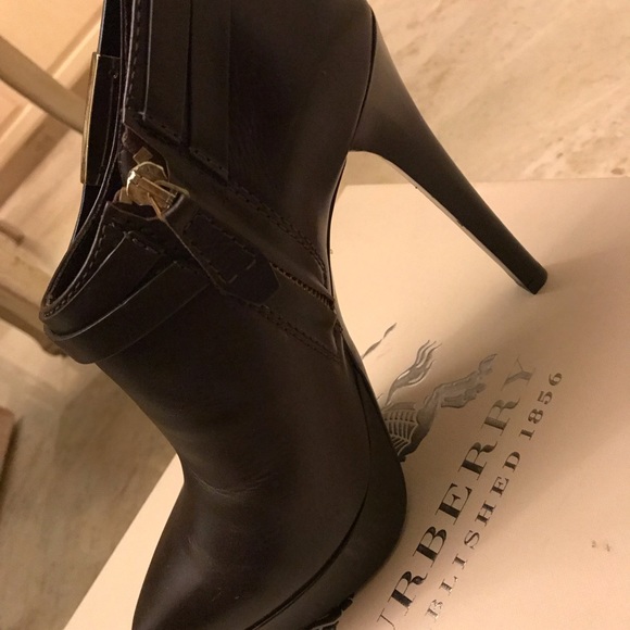 Boot - Picture 5 of 6